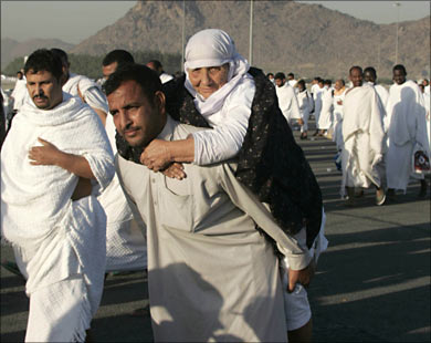 Helping the Mother to Do Hajj