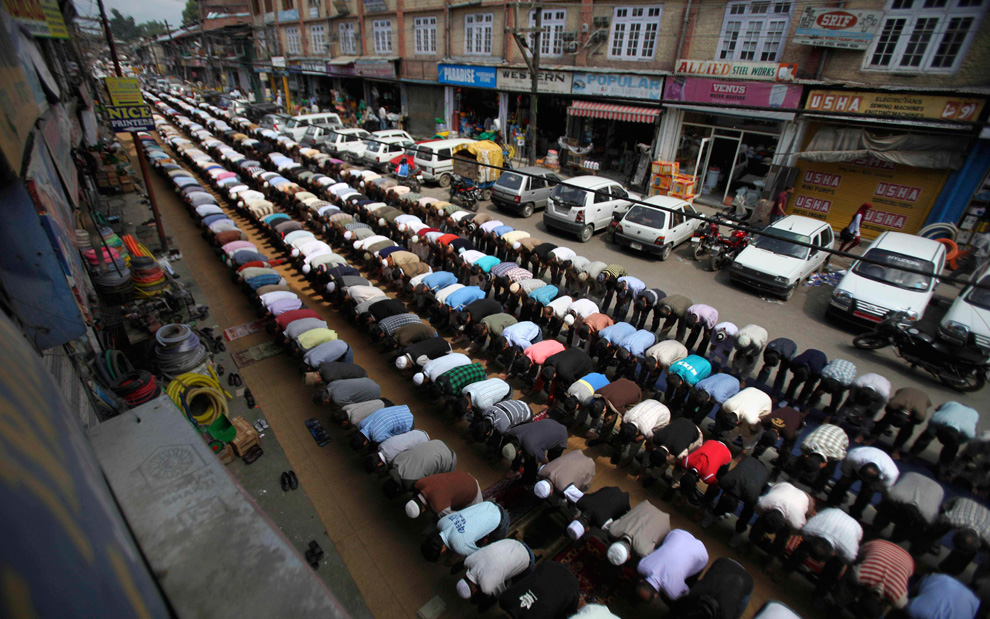 Ramadan - Muslims Praying
