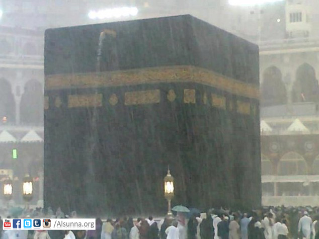 Kaaba-during-downpour