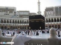 Photos-of-Mecca-A-majestic-view-of-Kaaba-with-pilgrims-busy-in-tawaf-Pictures-of-Makkah